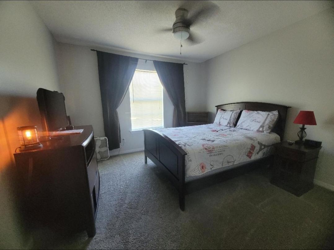 Bedroom Four Minutes From Beach เพนซาโคลา ภายนอก รูปภาพ